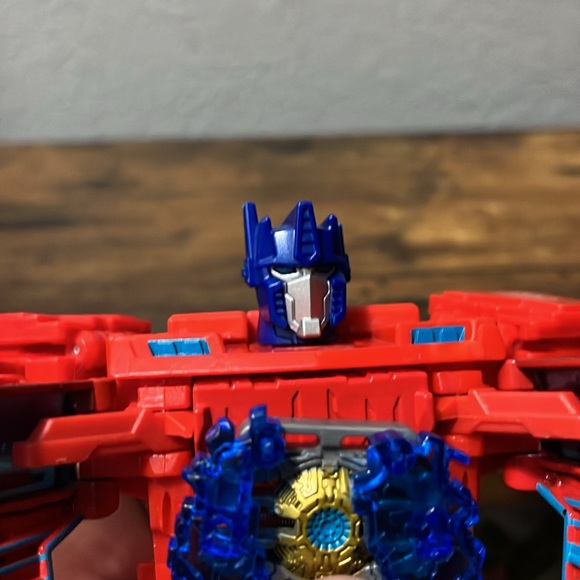 Optimus Prime- Transformers Red and Blue - Picture 12 of 14